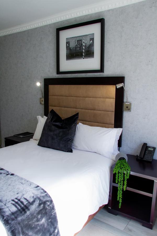 Q'S Boutique Stay Standerton Eksteriør bilde